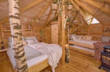 Glamping Treehouse a sauna - v�hled na Je�t�d