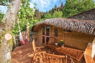 Nov� objekt: Glamping Treehouse a sauna - v�hled na Je�t�d 6C-096