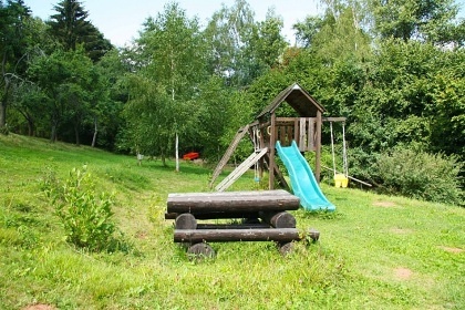 Chalupa a koupac� jez�rko - �ern� hora - Krkono�e