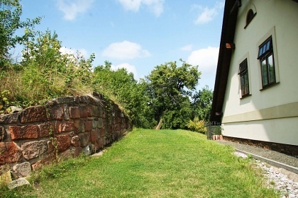 Chalupa a koupac� jez�rko - �ern� hora - Krkono�e