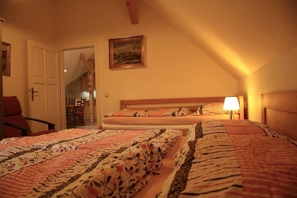 Chalupa a koupac� jez�rko - �ern� hora - Krkono�e