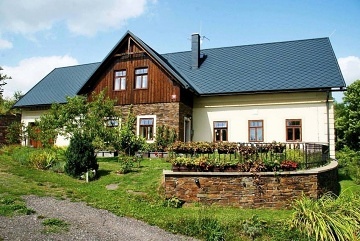 Chalupa a koupac� jez�rko - �ern� hora - Krkono�e