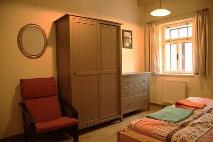 Chalupa a koupac� jez�rko - �ern� hora - Krkono�e