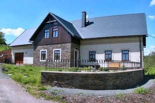 Nov� objekt: Chalupa a koupac� jez�rko - �ern� hora - Krkono�e 5C-287