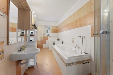 Chalupa u hradu Svojanov - Toulovcovy Matale