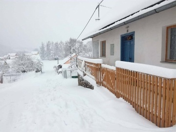 umavsk chalupa - vrch Borek - hrad Velhartice