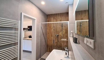 Chata vhled na Paseckou sla s jezrkem - Kvilda