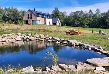 Chata vhled na Paseckou sla s jezrkem - Kvilda