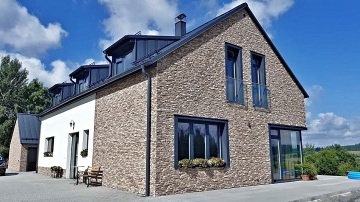 Chata vhled na Paseckou sla s jezrkem - Kvilda