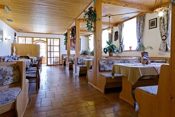 Romantika restaurace bar ubytování