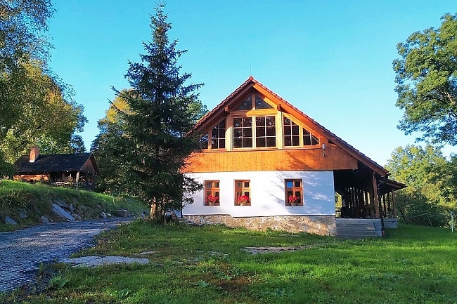 Chalupa pod Mikul�in�m vrchem - B�l� Karpaty