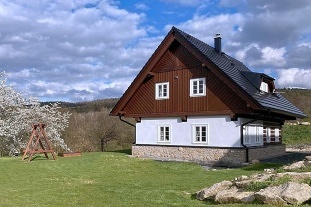 Recenze: Roubenky u Kouteckého potoka - hrad Lipnice