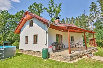 Chata s baz�nem - Plan� nad Lu�nic� - ji�n� �echy