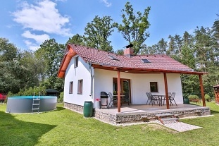 Nov� objekt: Chata s baz�nem - Plan� nad Lu�nic� - ji�n� �echy 2C-262