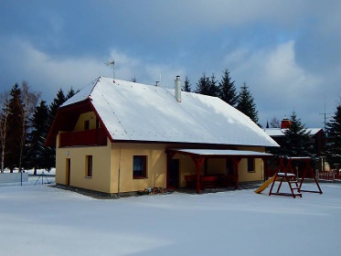 Chalupa s baz�nem u jezera Lipno - Horn� Plan�