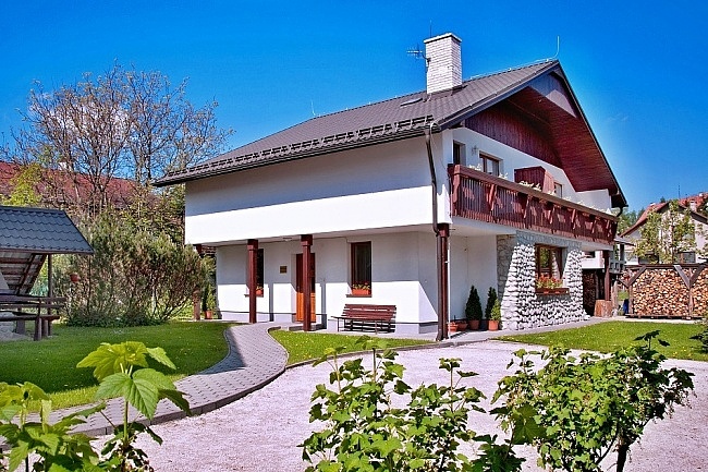 Chata Vysok� Tatry - �trbsk� Pleso - Lu�ivn�