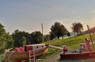 Glamping stany - v�hled na p�ehradu Slezsk� Harta