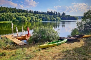 Glamping stany - v�hled na p�ehradu Slezsk� Harta