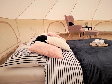 Glamping stany - v�hled na p�ehradu Slezsk� Harta