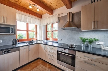 Chata s koupacm sudem - CHKO Bl Karpaty