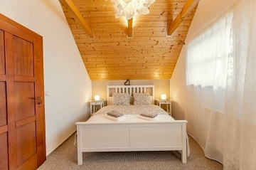 Chata s koupacm sudem - CHKO Bl Karpaty