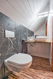 Chata s koupacm sudem - CHKO Bl Karpaty