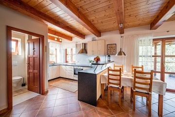 Chata s koupacm sudem - CHKO Bl Karpaty