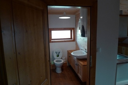 Chalupa s baz�nem - u hradu Kost - �esk� r�j