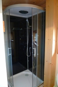 Chalupa s baz�nem - u hradu Kost - �esk� r�j