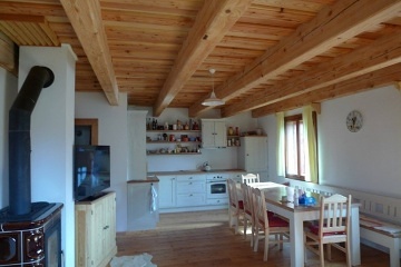 Chalupa s baz�nem - u hradu Kost - �esk� r�j