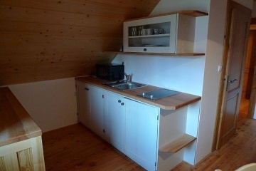 Chalupa s baz�nem - u hradu Kost - �esk� r�j