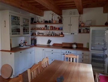 Chalupa s baz�nem - u hradu Kost - �esk� r�j