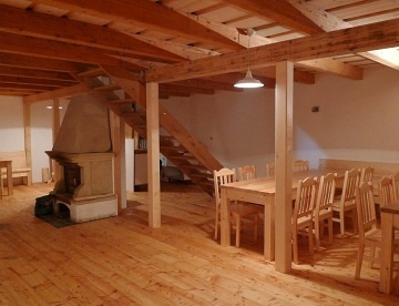 Chalupa s baz�nem - u hradu Kost - �esk� r�j