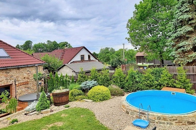 Wellness chalupa s bazénem - přehrada Vranov