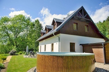 Chalupa s baz�nem - pod Je�t�dem - Ran� Malevil