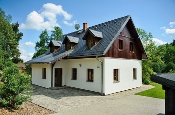 Chalupa s baz�nem - pod Je�t�dem - Ran� Malevil