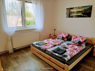 Chata bazn a vinn sklpek - Plava - Nov Mlny