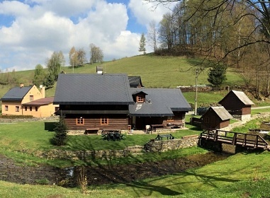 Chalupa u potoka - Jesenick� Roubenka se saunou