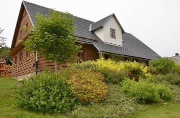 Chalupa s baznem - Orlick hory - Pastviny