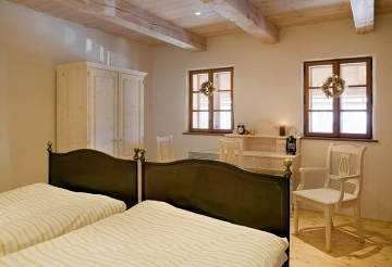 Chalupa s baznem - Orlick hory - Pastviny