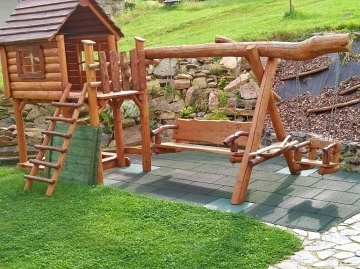 Chalupa s baznem - Orlick hory - Pastviny