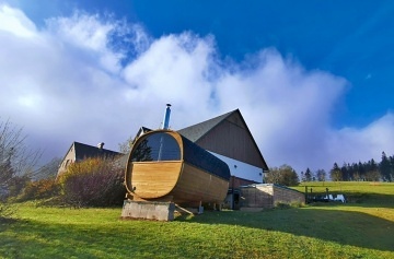 Chalupa s baznem - Orlick hory - Pastviny