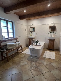 Chalupa s baznem - Orlick hory - Pastviny