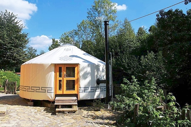 Glamping Dlouhá Třebová - Jurta Orlické podhůří