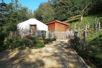 Glamping Kozlovec - Jurta Orlick� podh��� - Skuhrov