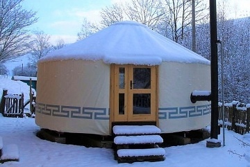 Glamping Dlouhá Třebová - Jurta Orlické podhůří