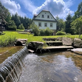 Chalupa s mlnem a vivkou - Zemsk brna