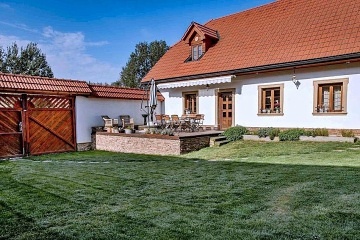 Stylov� chalupa s baz�nem a wellness - Vyso�ina