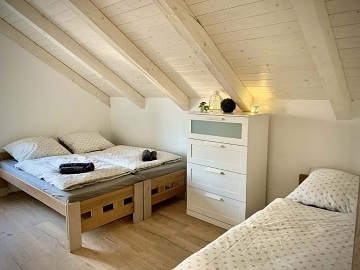 Chalupa s baz�nem - Rejv�z - Rychlebsk� stezky