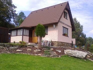 Chata s baz�nem - CHKO Novohradsk� hory